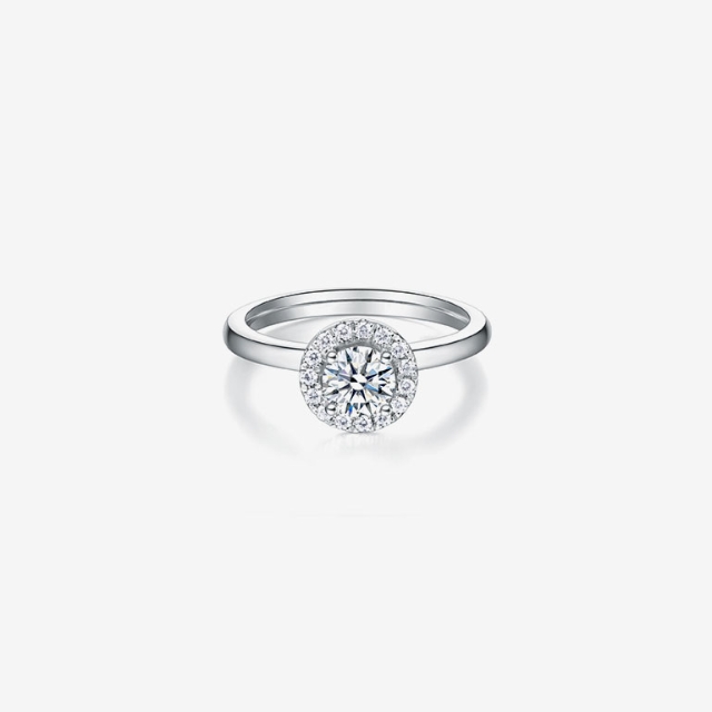 de Beers Jewellers Platinum Aura Diamond Solitaire Ring - Silver